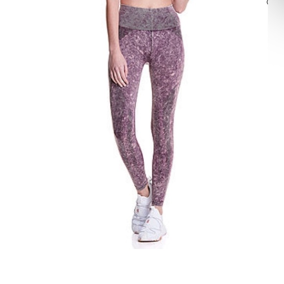 Champion Women's Size Small Dark Berry Purple Moisture Wicking Athletic Leggings - Picture 1 of 8